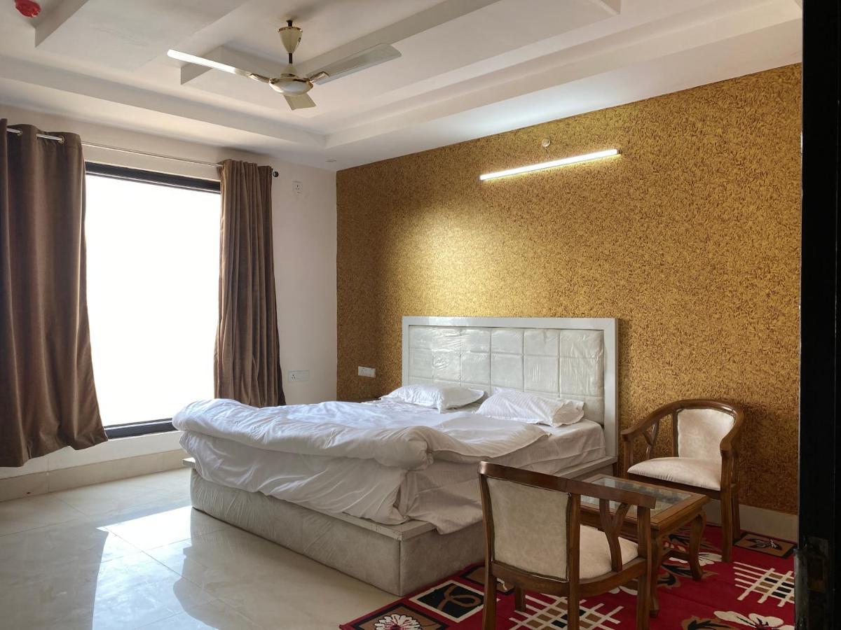 Hotel S.R Plaza Khurja Exterior foto