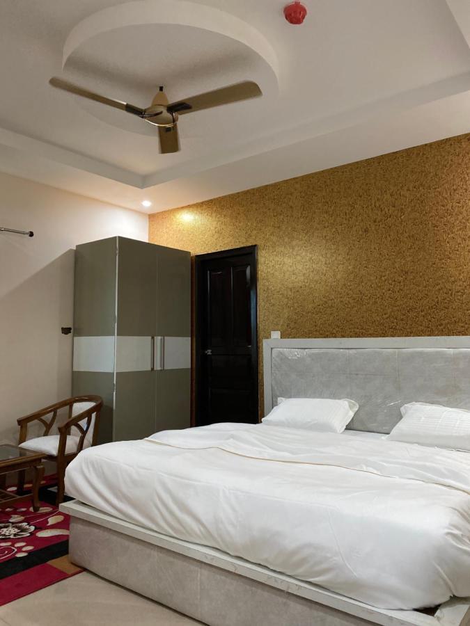 Hotel S.R Plaza Khurja Exterior foto