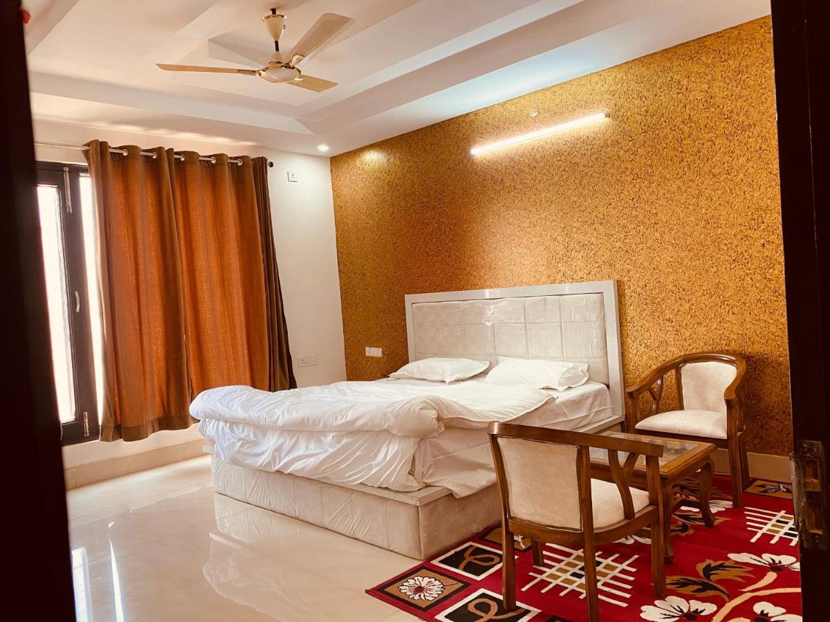Hotel S.R Plaza Khurja Exterior foto