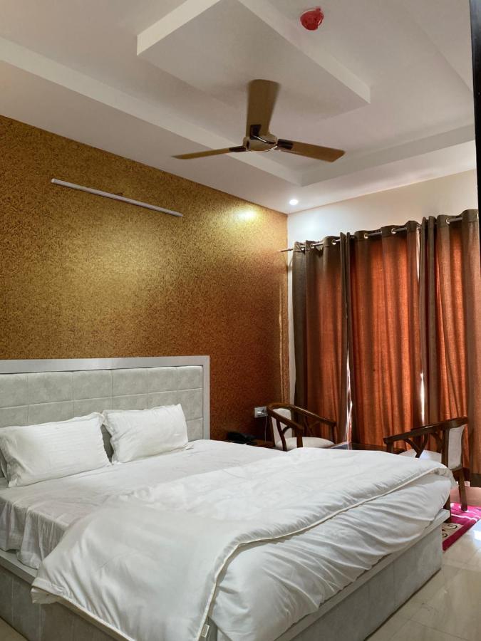 Hotel S.R Plaza Khurja Exterior foto